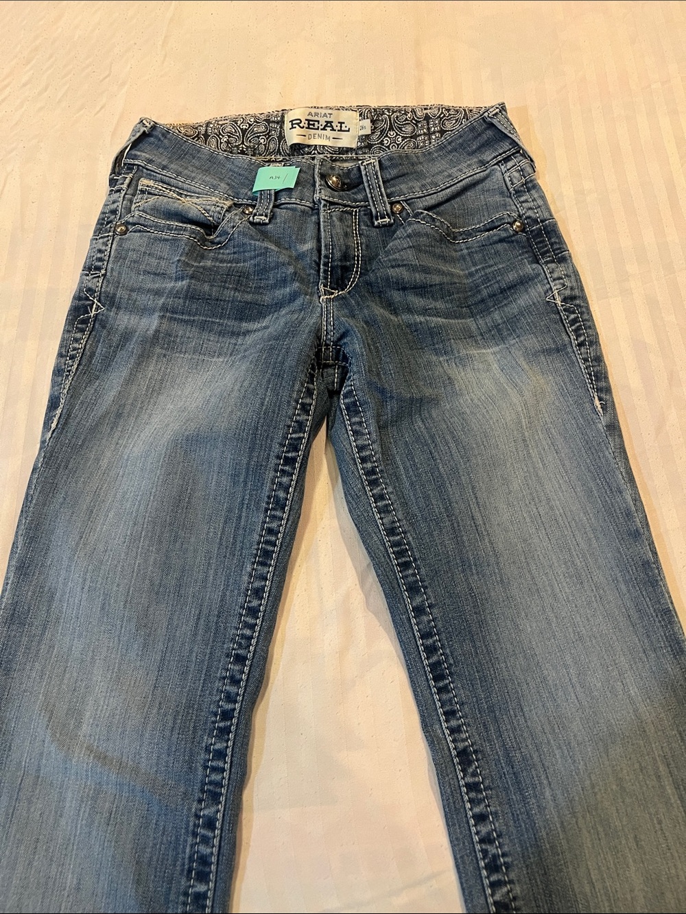 Ariat REAL DENIM Women’s Medium MID RISE STRAIGHT BLUE Jeans